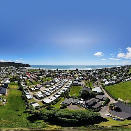 Another On Leo Waihi Luaran gambar